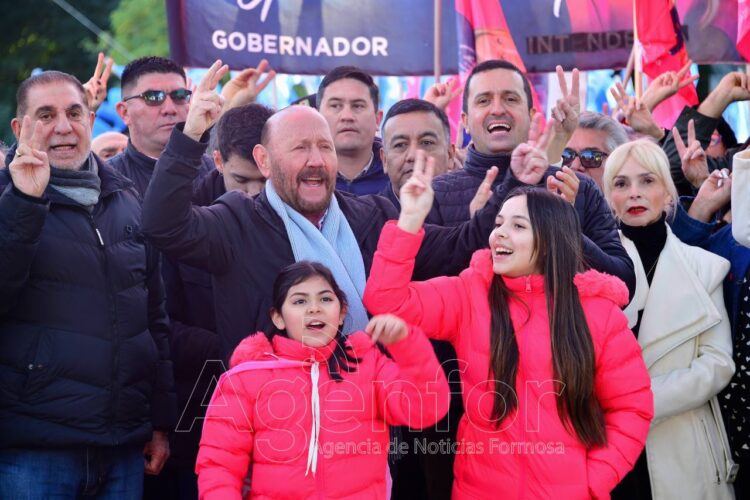 Insfrán encabezó el acto homenaje al general Juan Domingo Perón, a 51° años de su paso a la inmortalidad