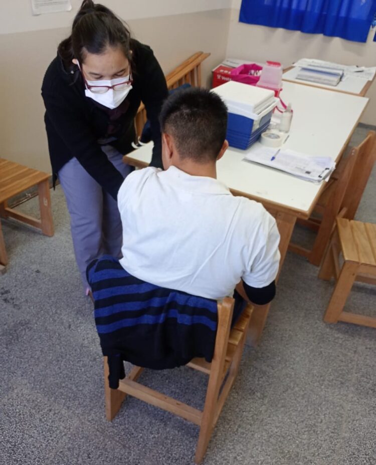 El centro de salud Itatí realizó una jornada de vacunación en la EPES N° 95