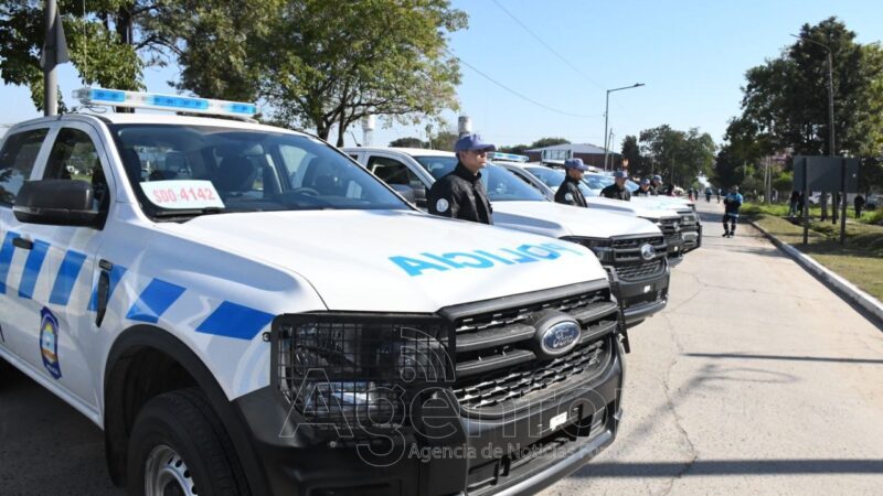 El Comando Superior continúa con la distribución de nuevos móviles policiales