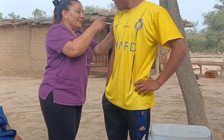 El centro de salud de Lote 8 sigue reforzando la vacunación en terreno en las comunidades cercanas