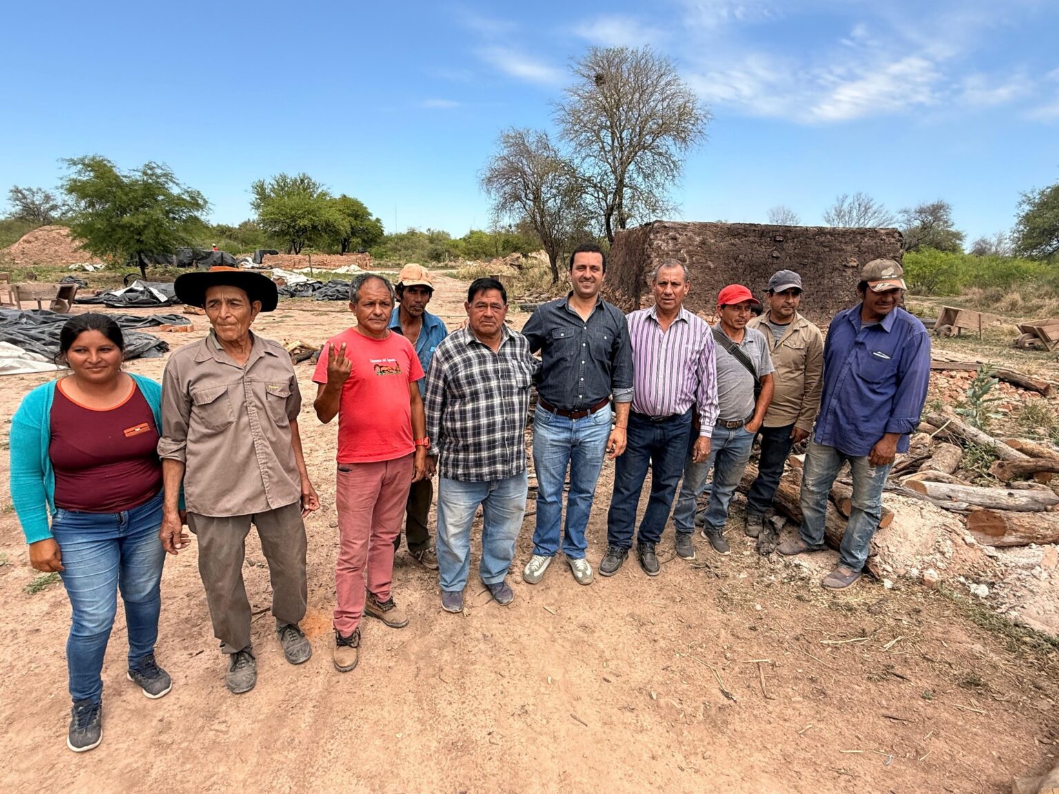 El Gobierno provincial puso en funcionamiento en Las Lomitas nuevo sistema de bombeo de agua para ladrilleros