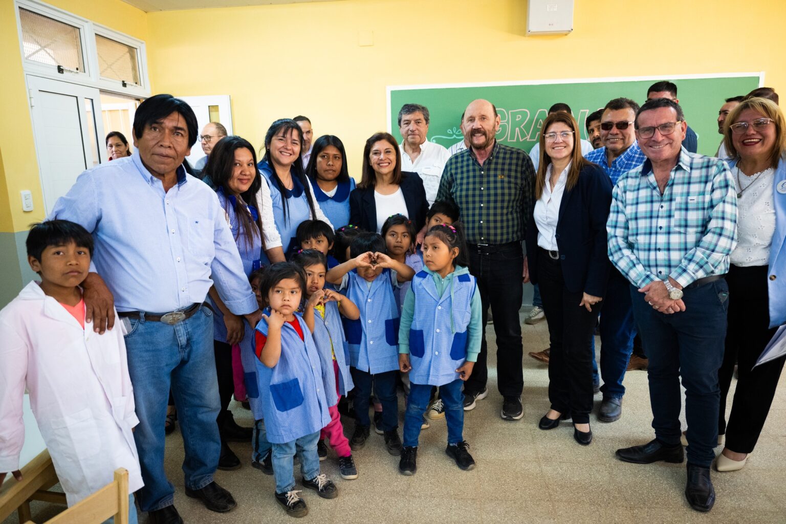 “Un Gobierno comprometido con su pueblo”: Insfrán inauguró la obra educativa 1546 de su gestión