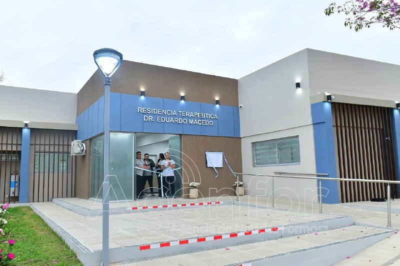 Insfrán cerró la jornada inaugurando una residencia terapéutica en Tatané