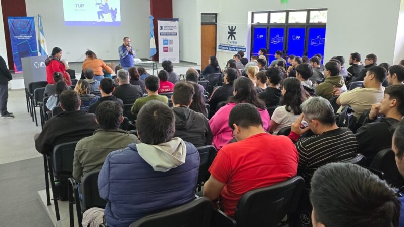 Una reunión de coordinación por la Tecnicatura Universitaria en Programación se realizó en el IPP