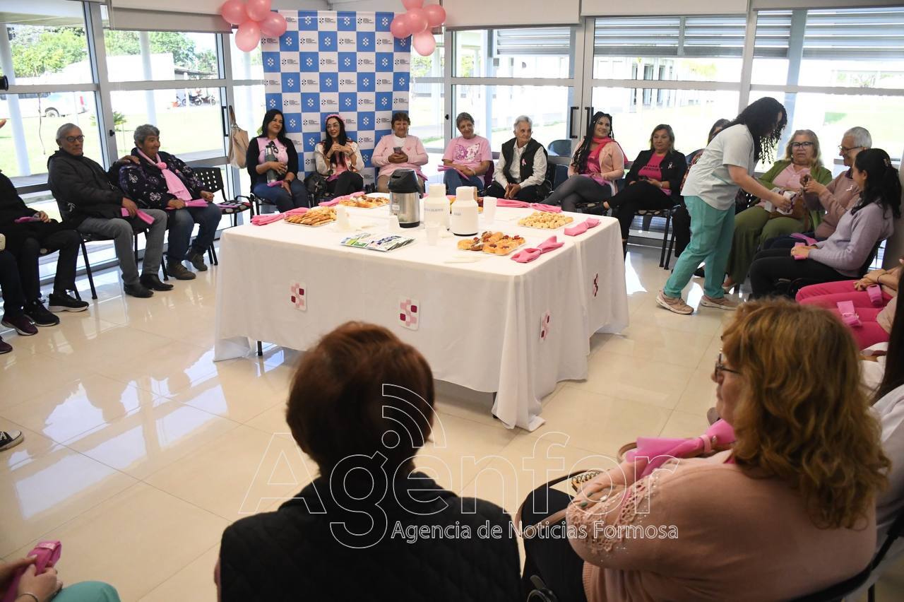 “Desayuno Rosa” en el Centro de Medicina Nuclear y Radioterapia