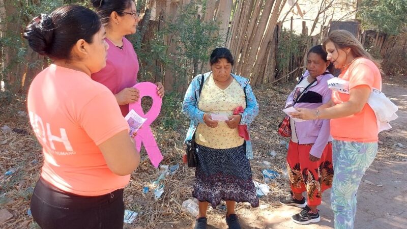 Entregan folletos traducidos al Wichí para concientizar sobre el cáncer de mama