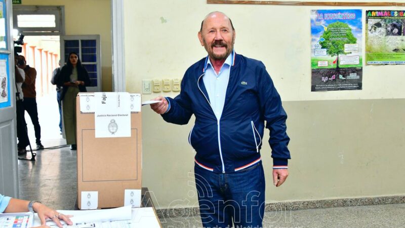 El gobernador Insfrán votó en Laguna Blanca
