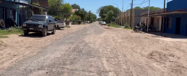 Aseguran que Basualdo prometió mil metros de pavimento en Las Lomitas y “no cumplió con nada”