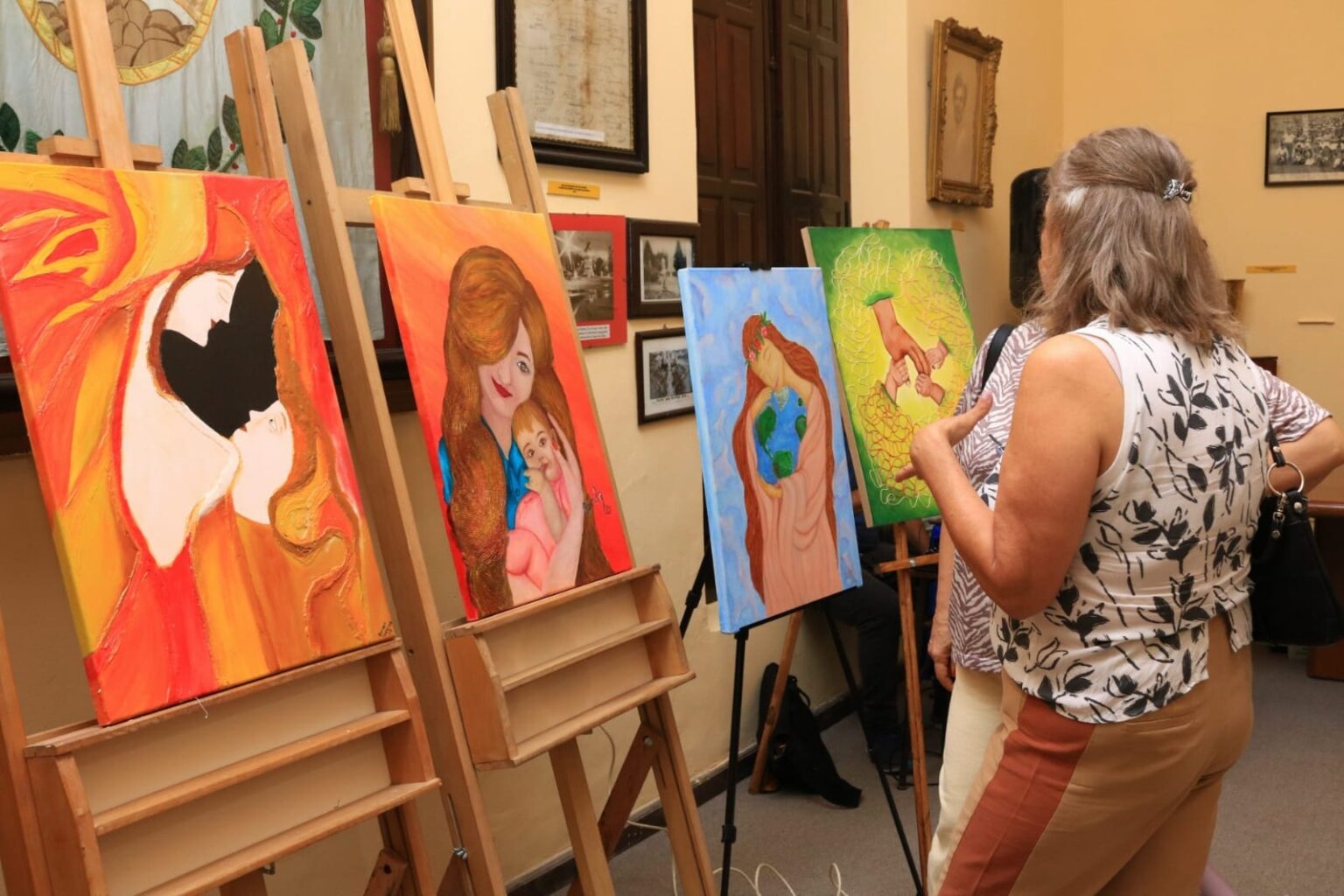 Se habilitó la muestra “Homenaje a las Madres Formoseñas” en el Museo “Juan Pablo Duffard”