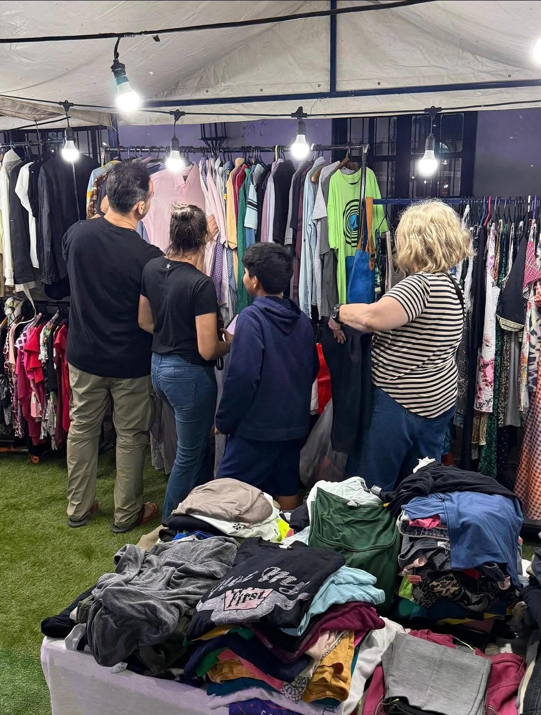 Con buenas ventas el Mercado Comunitario de Emprendedores celebró el Día de la Madre