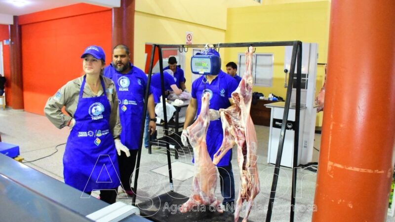 Exitosa venta del chivito formoseño en las ferias del PAIPPA a pesar del mal tiempo