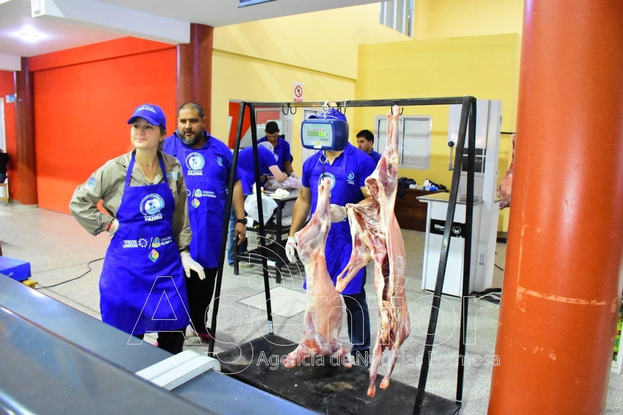 Exitosa venta del chivito formoseño en las ferias del PAIPPA a pesar del mal tiempo