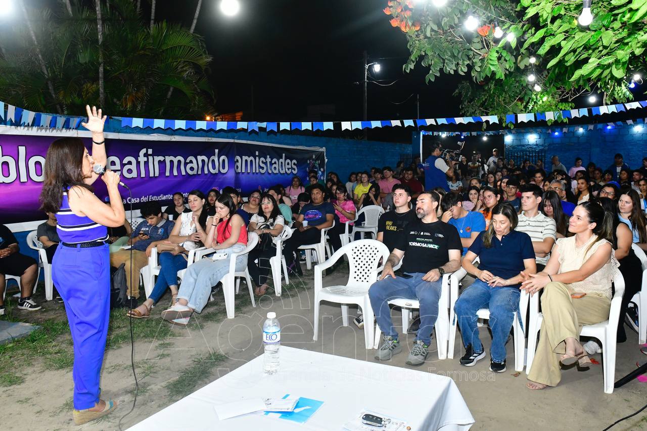 Capacitación de la BUP en la Casita del Estudiante del Interior con presencia de la candidata Graciela de la Rosa