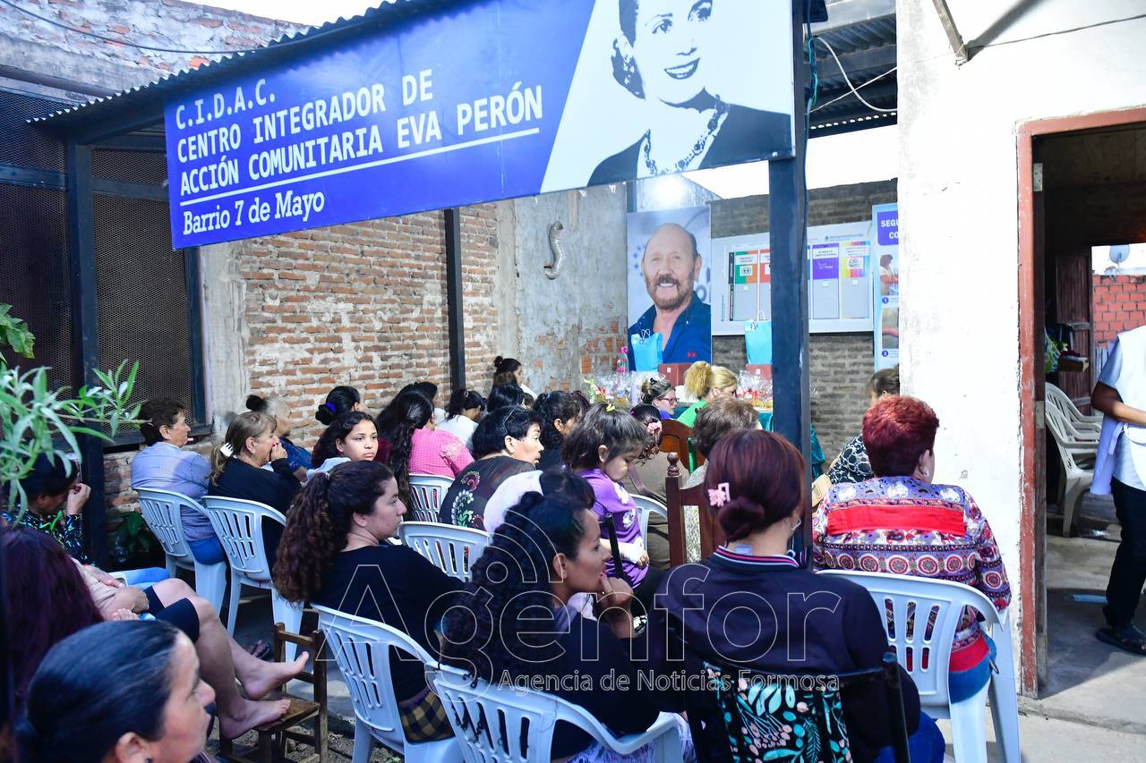 El Centro Comunitario del 7 de Mayo fue sede de capacitación sobre la BUP y festejo del Día de la Madre