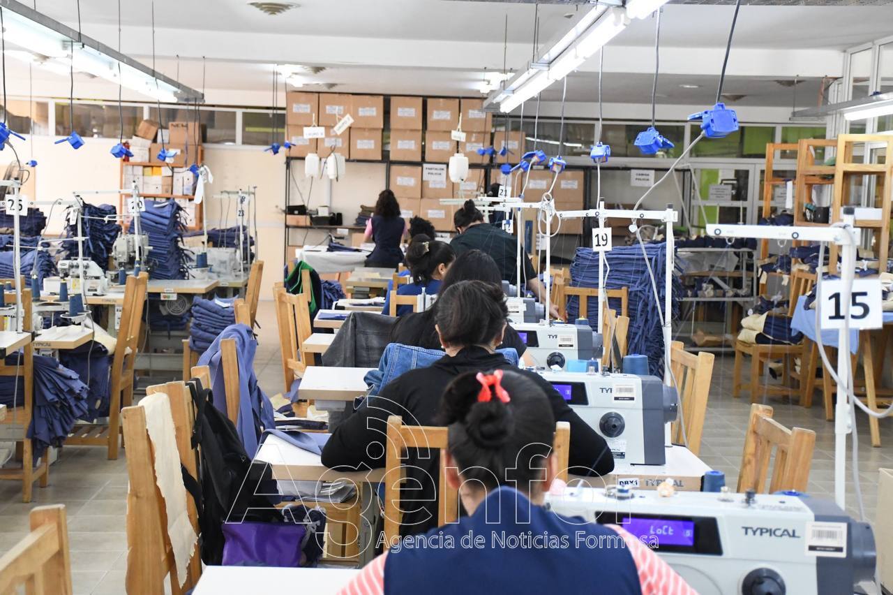 Fontex ultima detalles de la entrega de guardapolvos para el ciclo lectivo 2026