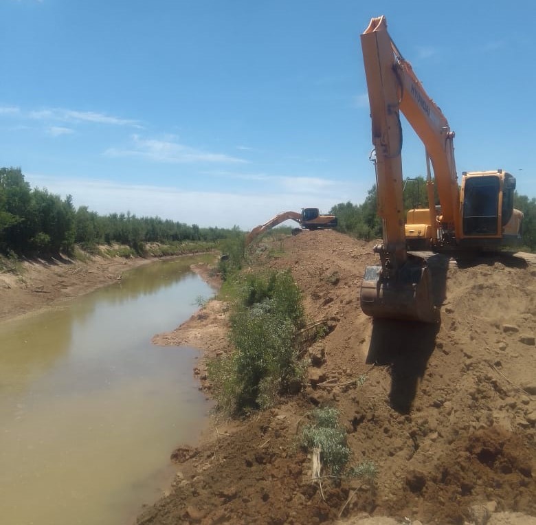 Vialidad Provincial inició las obras hídricas del ciclo 2025-2026 en el río Pilcomayo