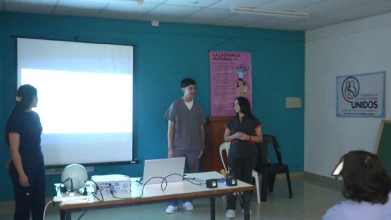 Desarrollan talleres de estimulación del lenguaje dirigidos a madres y padres