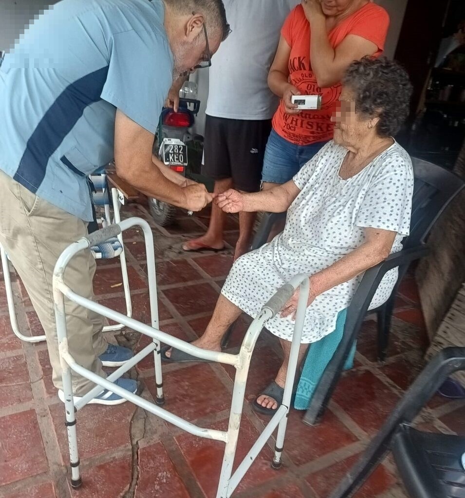 Clorinda: El centro de salud “Juan Pablo II” brinda atención domiciliaria a pacientes con problemas de movilidad