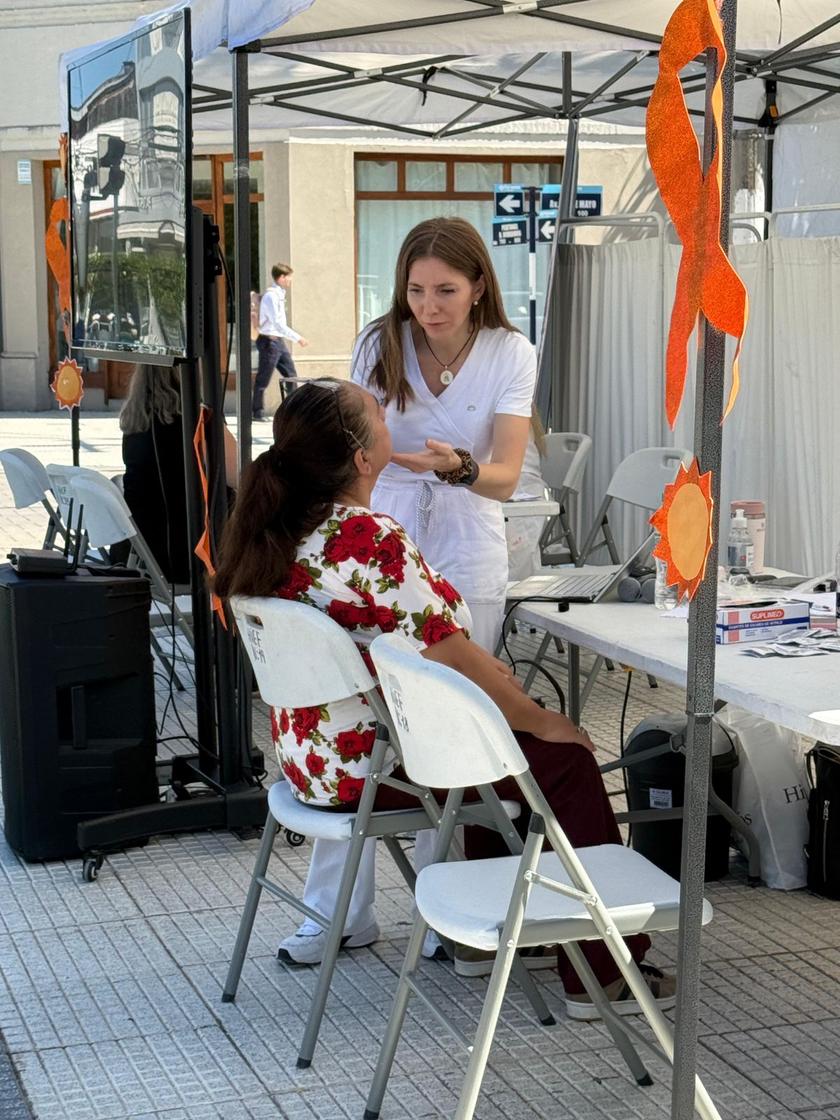 Se realizaron controles de piel gratuitos en el paseo Peatonal