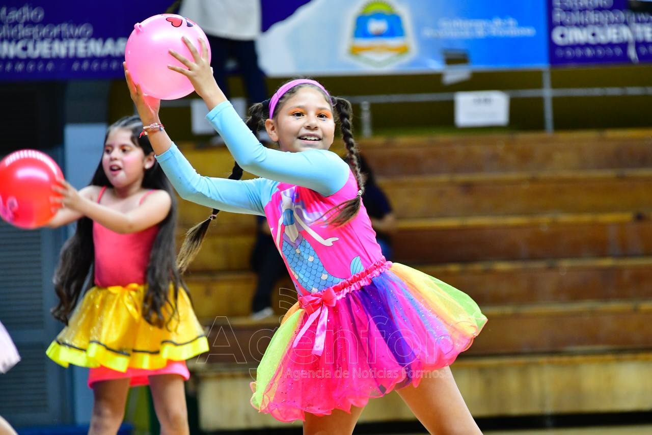 La Gala Gimnástica convocó a más de dos mil alumnos y reflejó el éxito del ciclo lectivo 2025 en Formosa