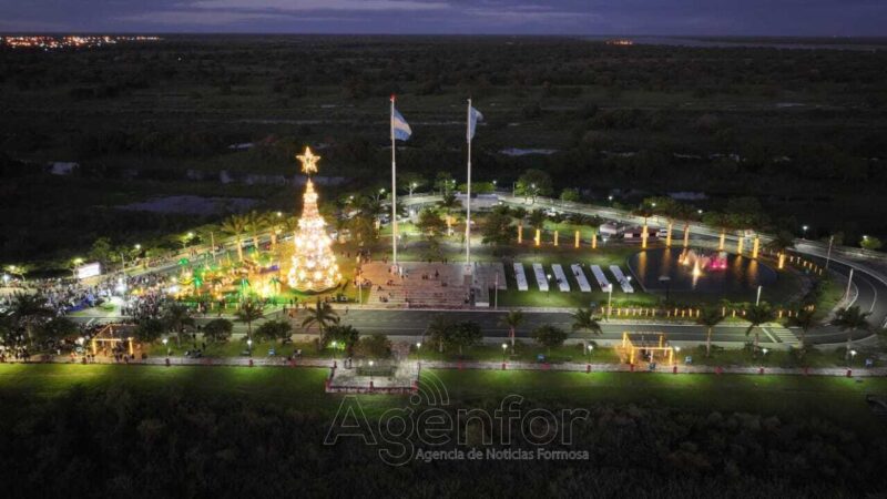 El gobernador Insfrán encabezó el acto de encendido del sistema lumínico “Formosa Brilla 2025”