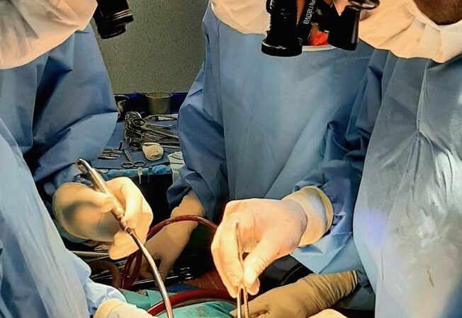 Innovación médica que salva vidas: El HAC realizó un reemplazo valvular mínimamente invasivo