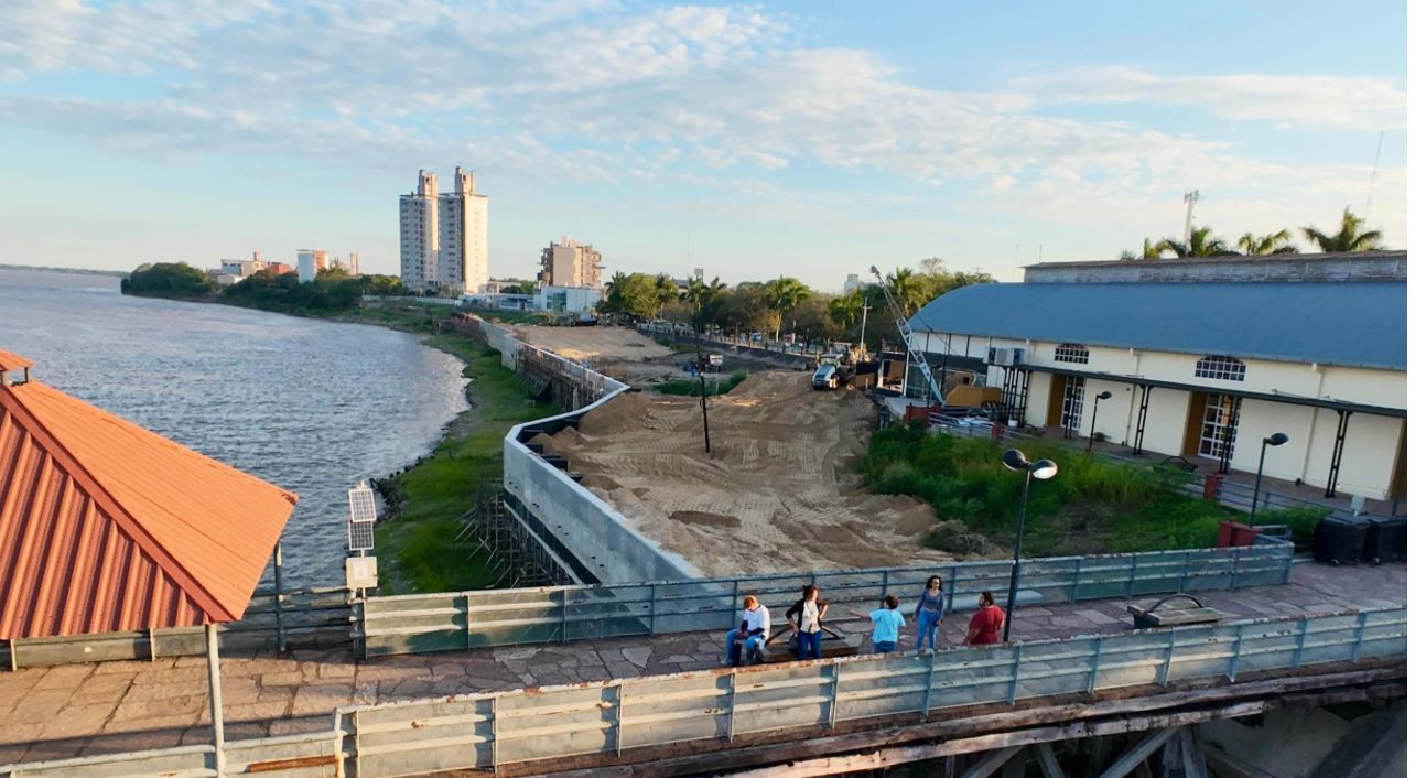 La obra del muro de contención en la Costanera capitalina se encuentra en su etapa final