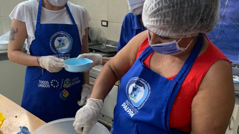 Pacientes de salud mental participaron de un taller de cocina navideña
