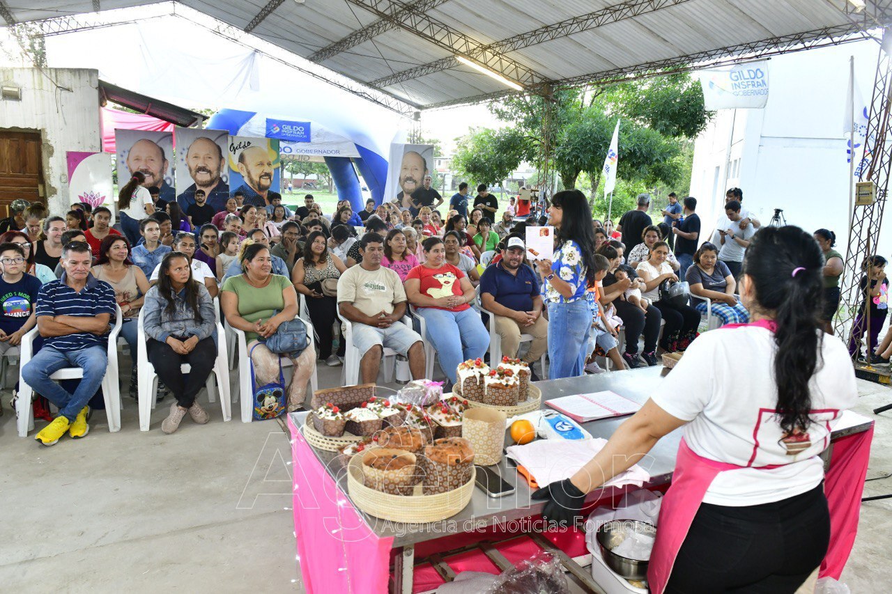 Taller de elaboración de pan dulce y budines se dicta en la Fundación para la Asistencia Solidaria