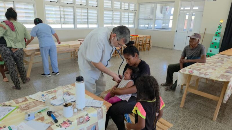 Las Lomitas: Se llevaron atenciones sanitarias a comunidades aledañas