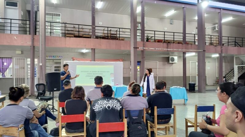 Jornada de concientización sobre la obesidad en una escuela de adultos del barrio Obrero