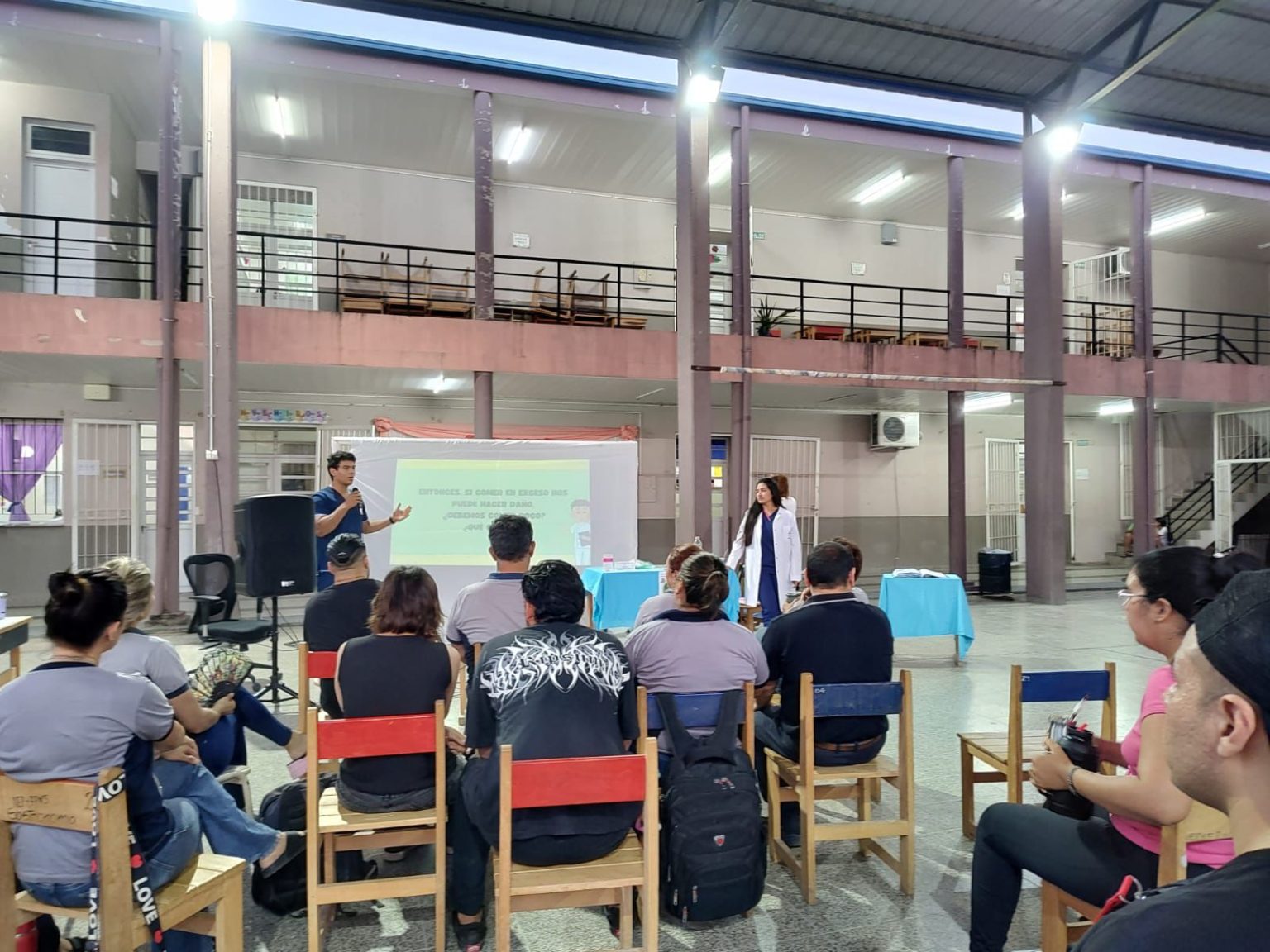 Jornada de concientización sobre la obesidad en una escuela de adultos del barrio Obrero