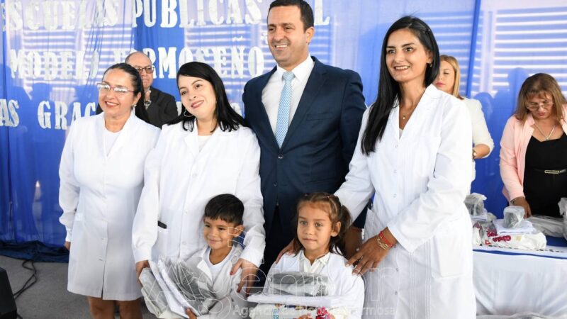 Solís aseguró que “no hay otra provincia” que esté inaugurando tres edificios educativos en el inicio del ciclo lectivo