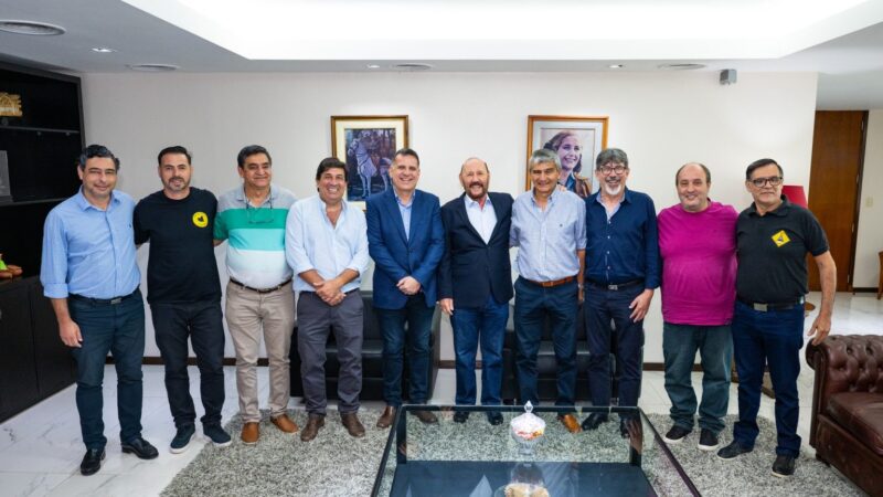 Insfrán se reunió con gremios vialeros