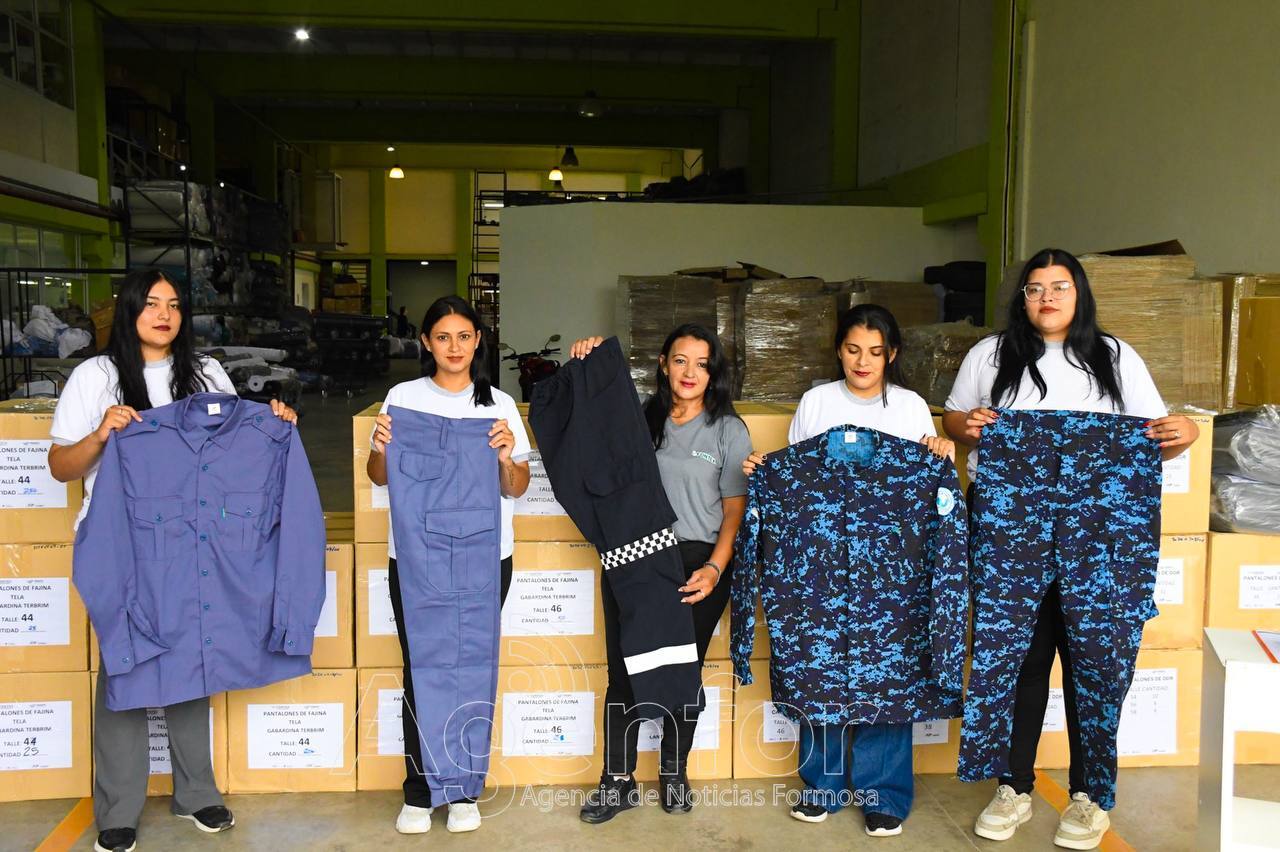 Fontex realizó la entrega de más de 3600 uniformes destinados a la Policía de Formosa