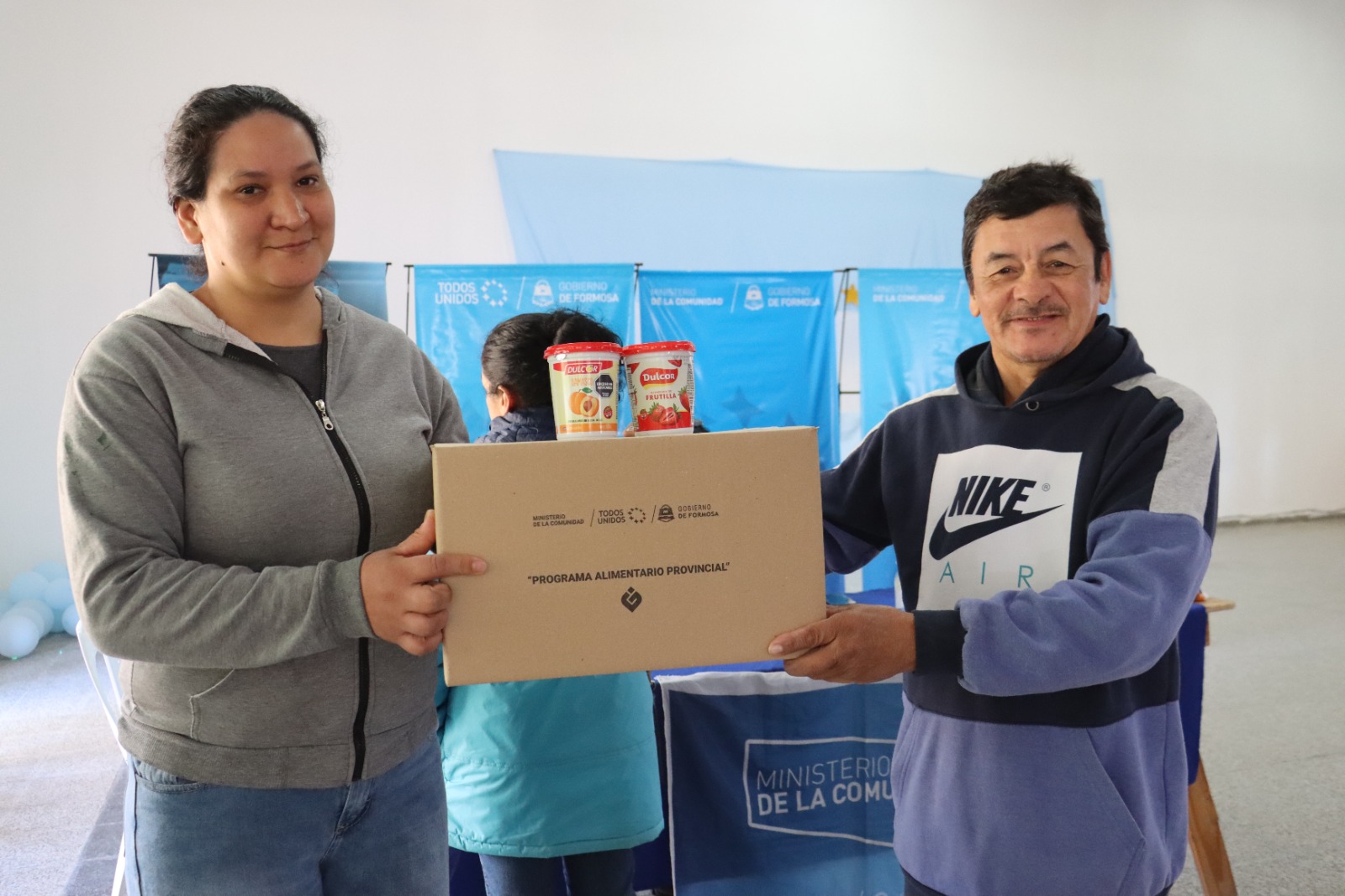 Continúa la entrega de cajas alimentarias para personas con celiaquía