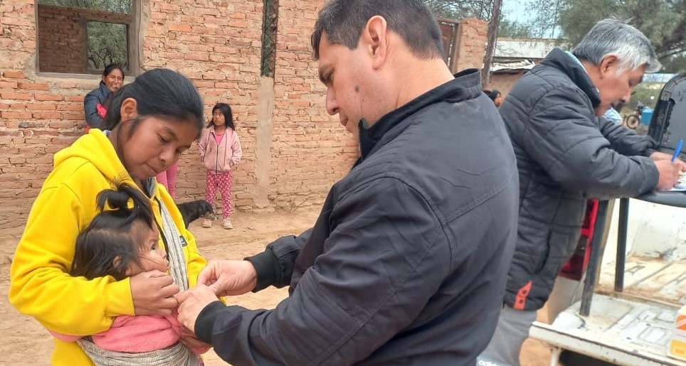 El Hospital de El Potrillo aplicó 60 dosis de vacunas en los barrios La Paz y Mancilla