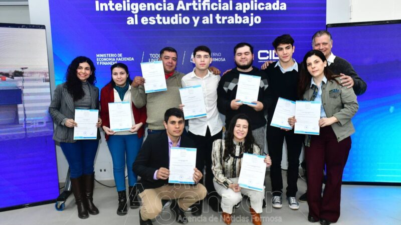 “Son propuestas muy valiosas con posibilidad de insertarse al mercado”: Ibáñez destacó los trayectos en IA y Diseño 3D en el CID