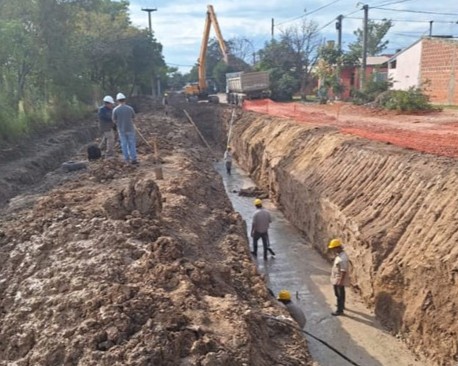 La UCAP está construyendo conductos pluviales para evitar inundaciones en la zona del Cincuentenario