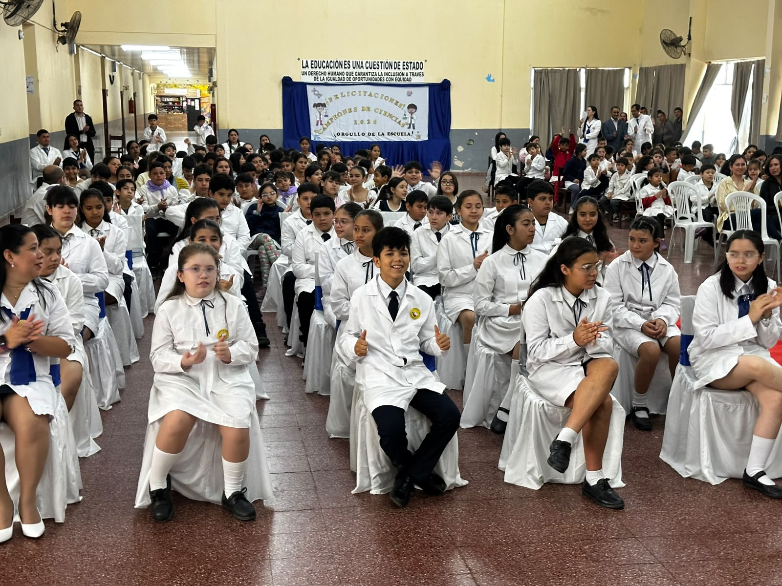 Entregan reconocimientos a los estudiantes que lograron destacarse con su proyecto a nivel nacional