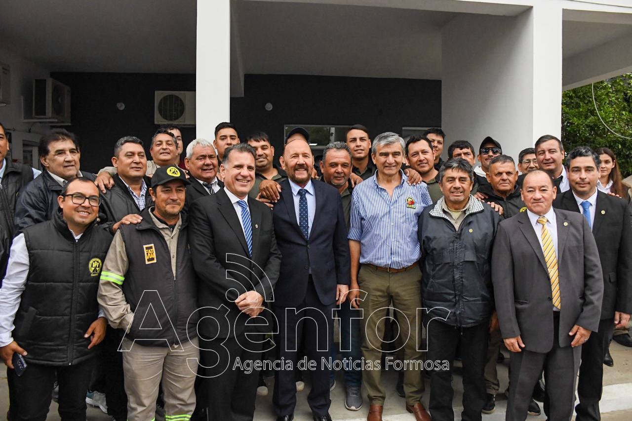 El Gobernador encabezó el acto por el Día del Camino y del Trabajador Vial